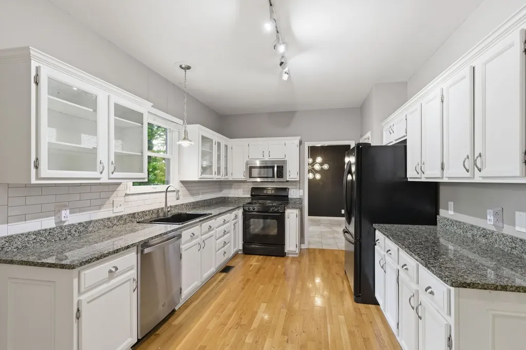 913 Magnolia Ct, W Nashville TN 37221