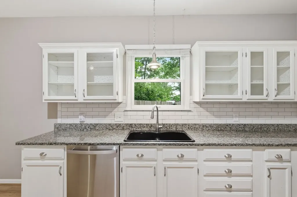 913 Magnolia Ct, W Nashville TN 37221