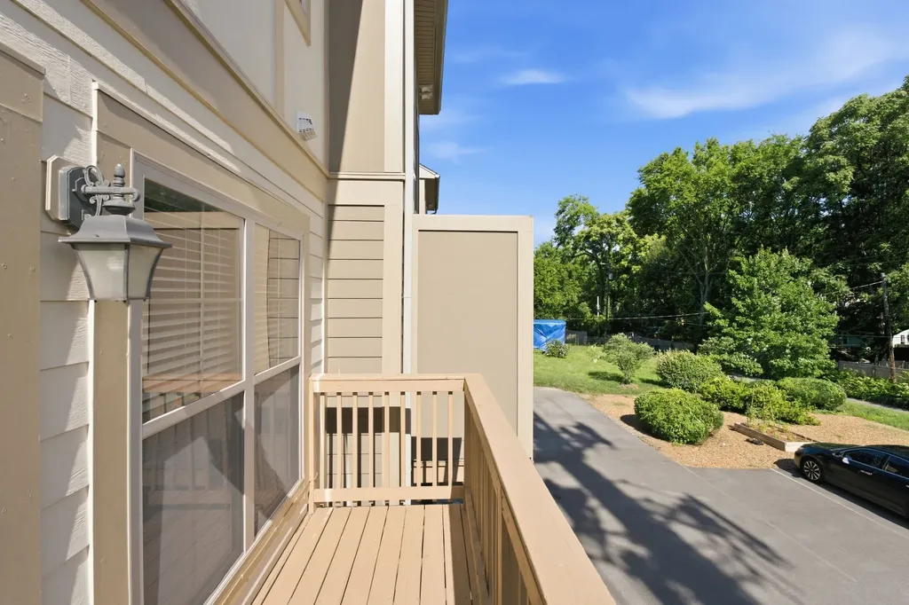 1049 Chicamauga Avenue Nashville TN 37206