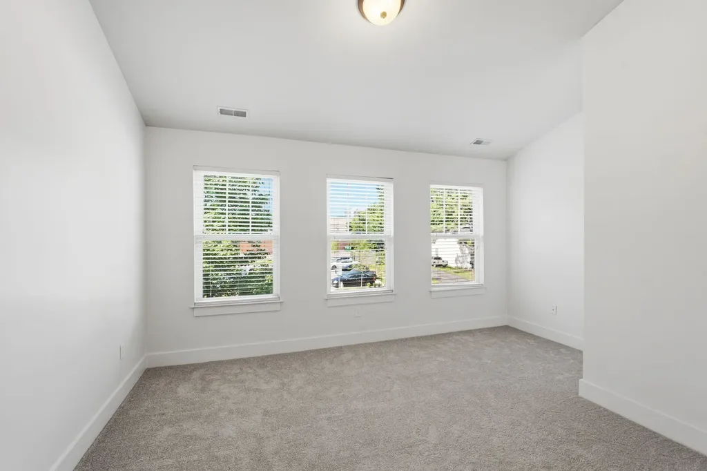 1049 Chicamauga Avenue Nashville TN 37206