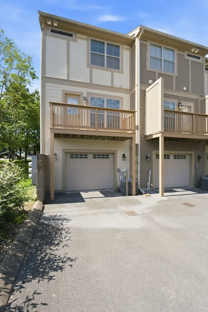 1049 Chicamauga Avenue Nashville TN 37206