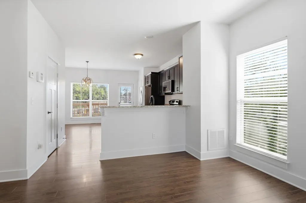 1049 Chicamauga Avenue Nashville TN 37206