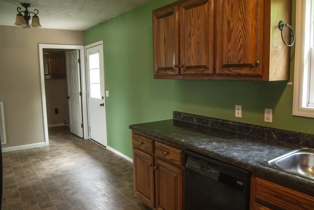 138 Leigh Anna Circle Lafayette TN 37083