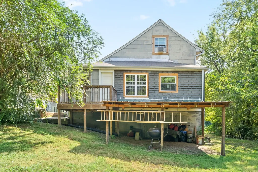 416 S 2nd Street Clarksville TN 37040