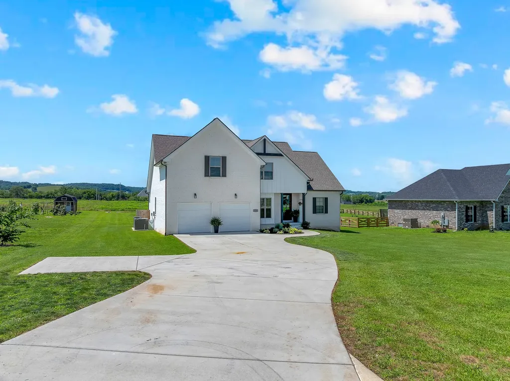 3256 Ostella Road Cornersville TN 37047