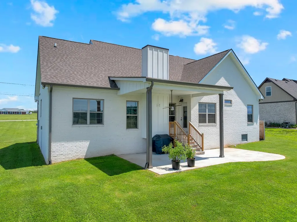 3256 Ostella Road Cornersville TN 37047