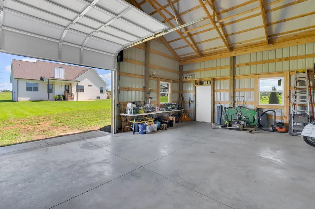 3256 Ostella Road Cornersville TN 37047
