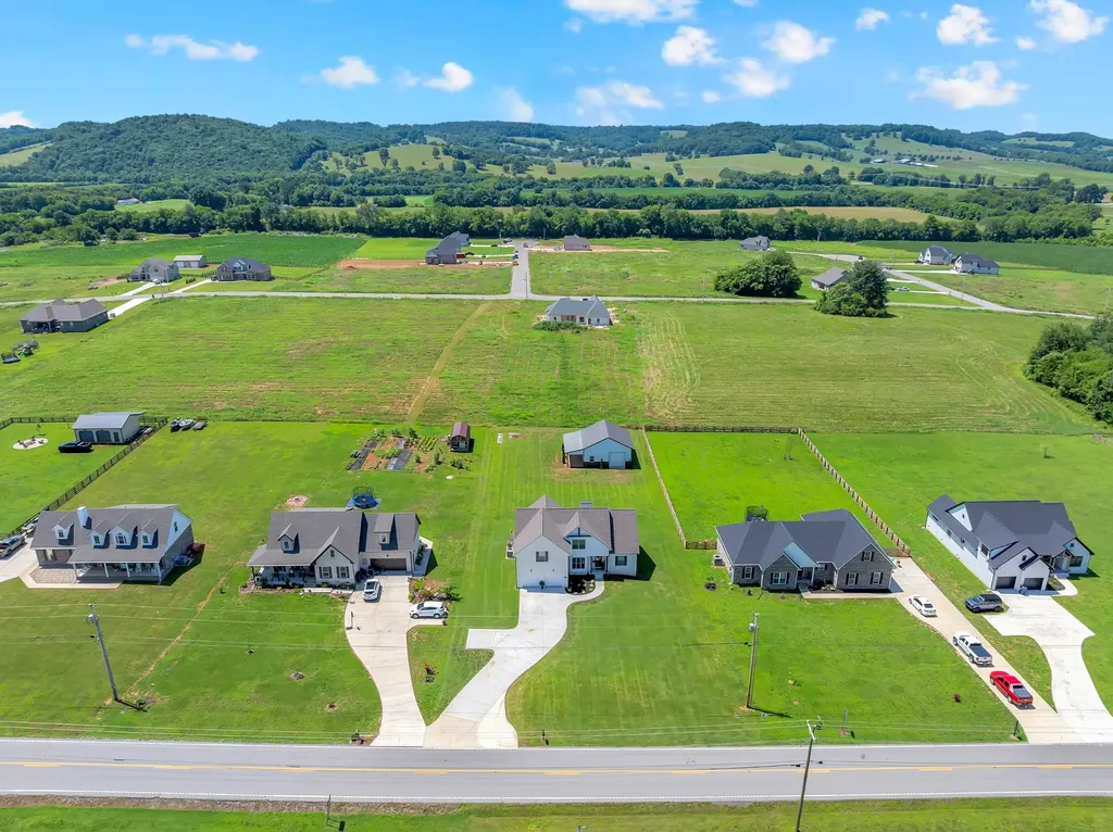 3256 Ostella Road Cornersville TN 37047