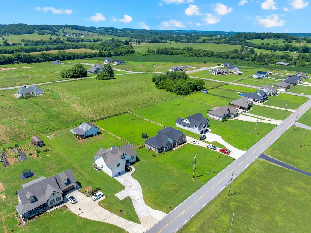 3256 Ostella Road Cornersville TN 37047