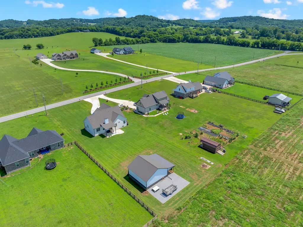 3256 Ostella Road Cornersville TN 37047