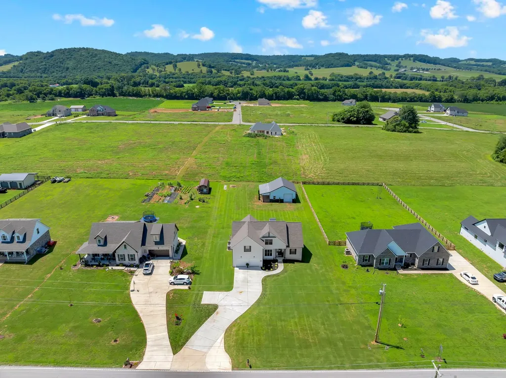 3256 Ostella Road Cornersville TN 37047