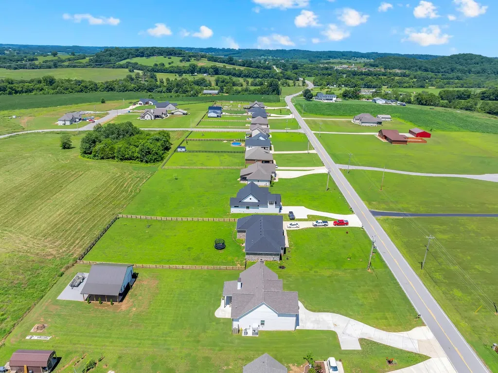 3256 Ostella Road Cornersville TN 37047