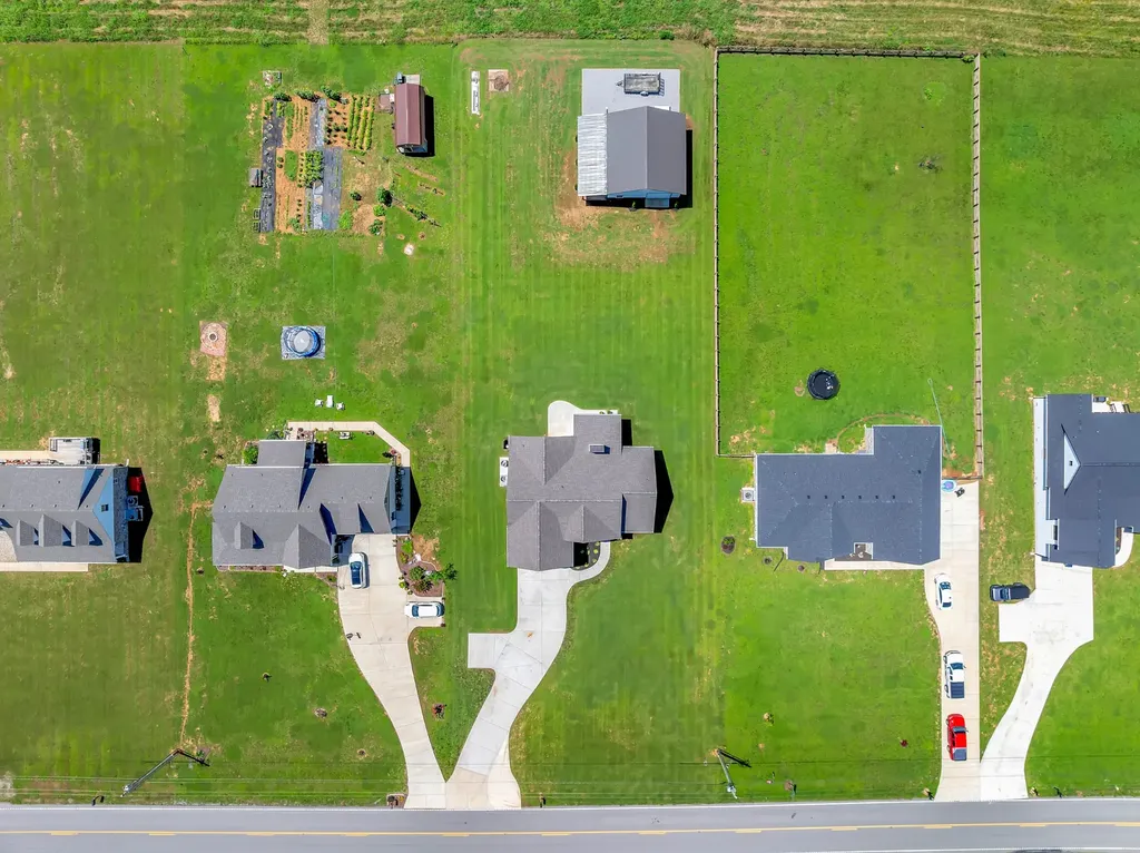 3256 Ostella Road Cornersville TN 37047