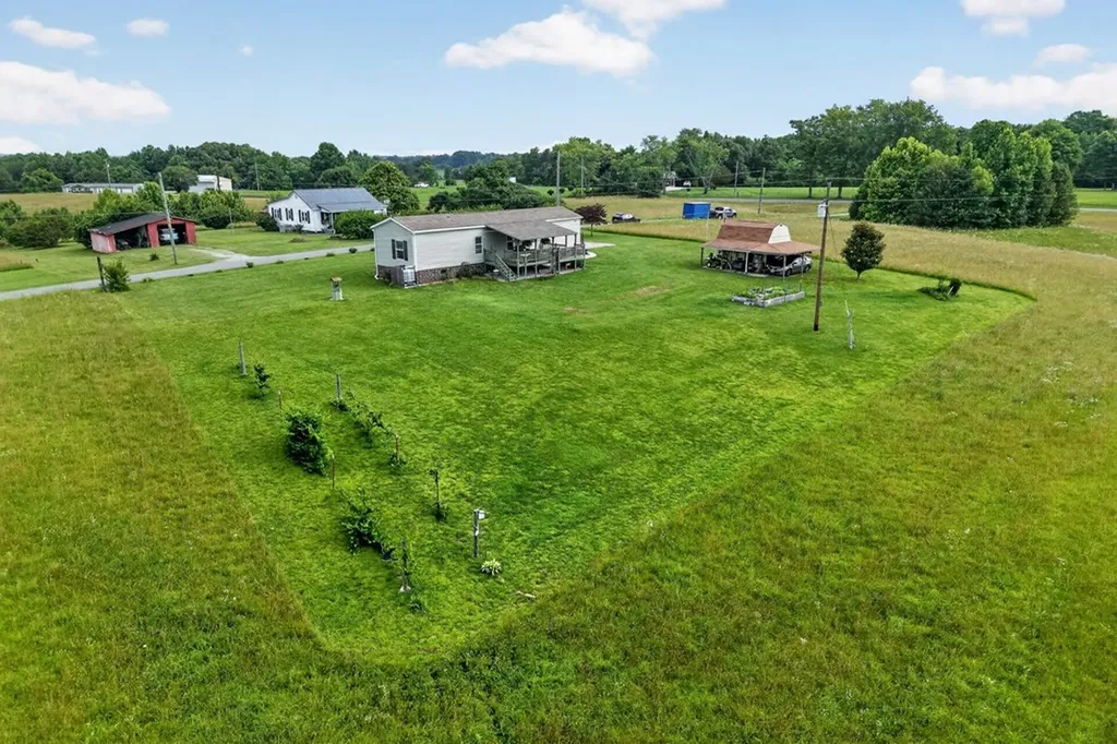 175 Humphrey Road Walling TN 38587