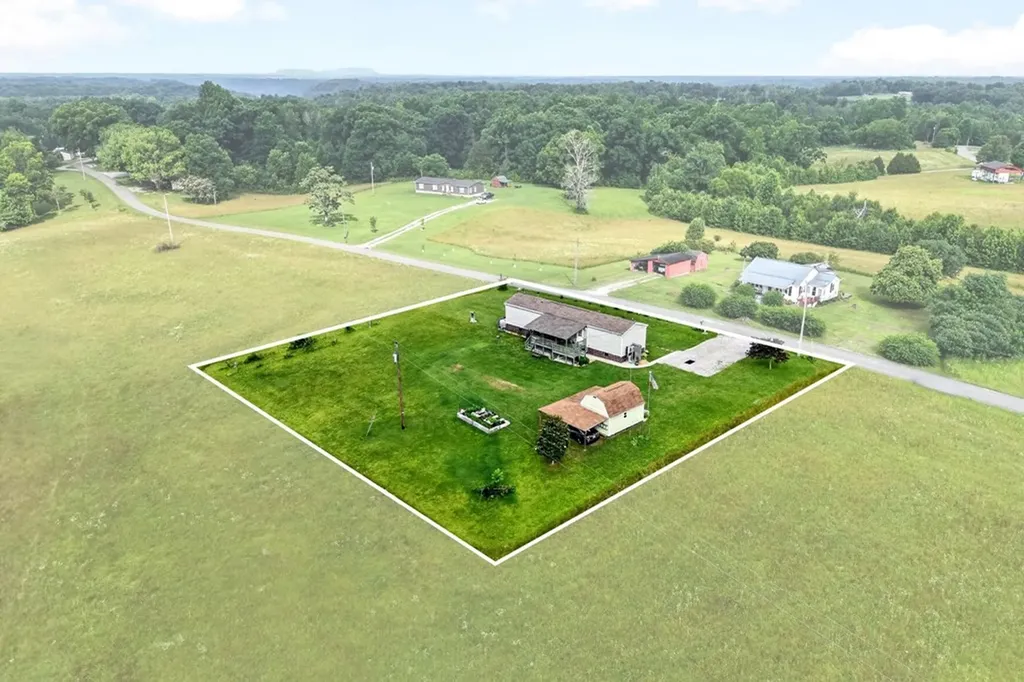 175 Humphrey Road Walling TN 38587