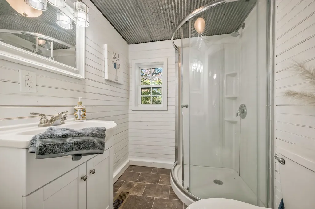 1865 Clydeton Road Waverly TN 37185