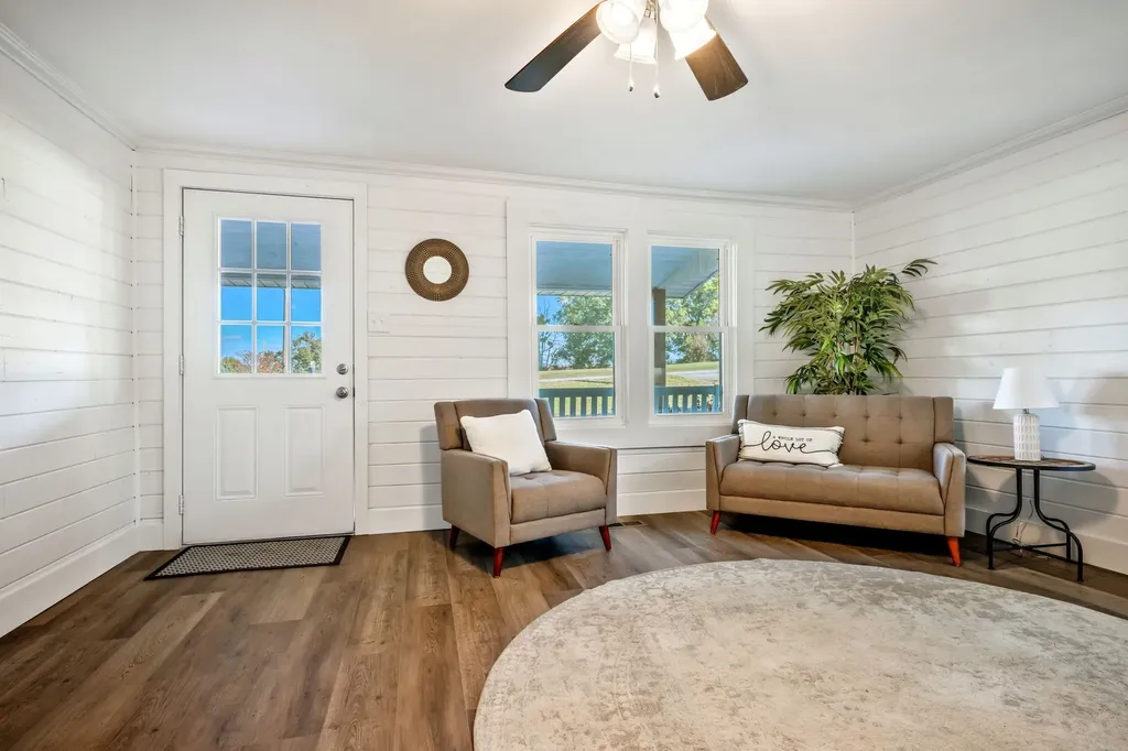 1865 Clydeton Road Waverly TN 37185