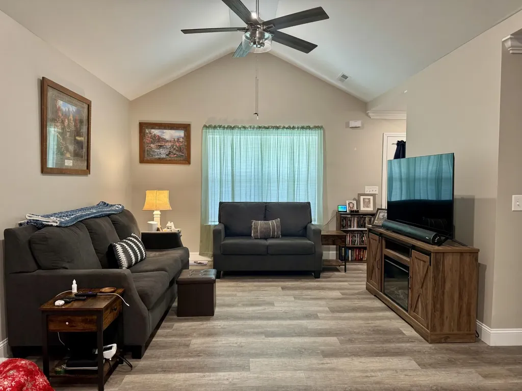 1663 Welcome Valley Road Benton TN 37307