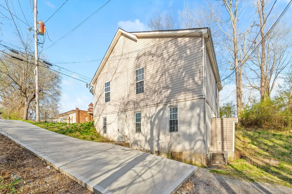 208 Chapel Street Clarksville TN 37042