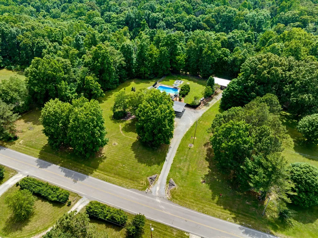 2552 Farms Circle Woodlawn TN 37191
