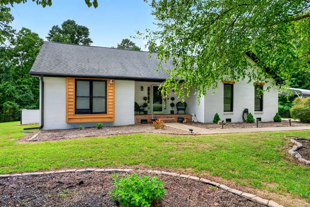 2552 Farms Circle Woodlawn TN 37191