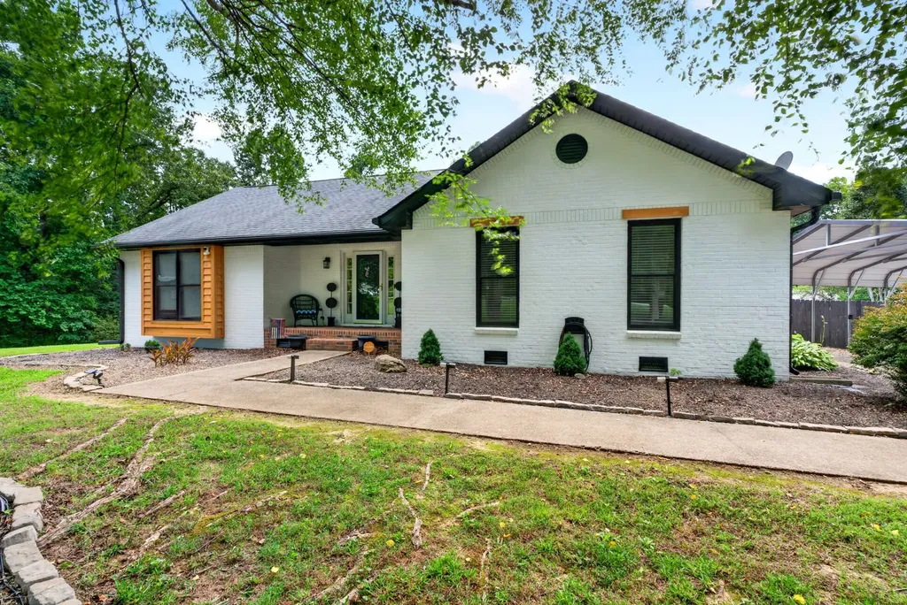 2552 Farms Circle Woodlawn TN 37191