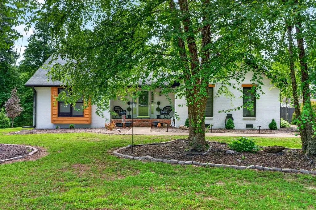 2552 Farms Circle Woodlawn TN 37191