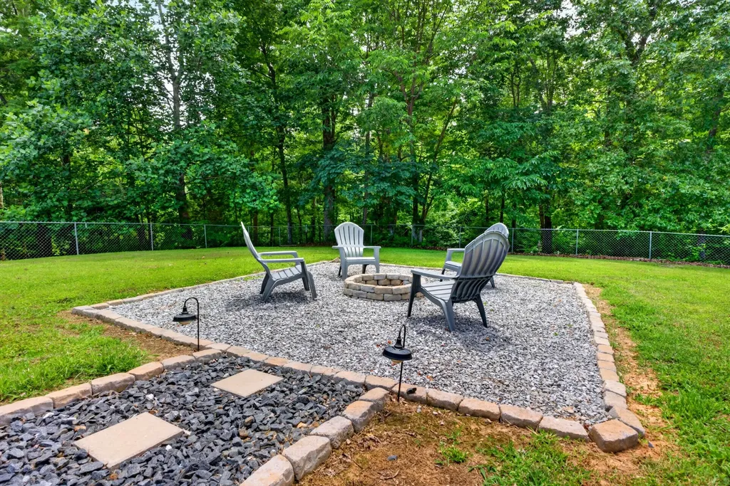 2552 Farms Circle Woodlawn TN 37191