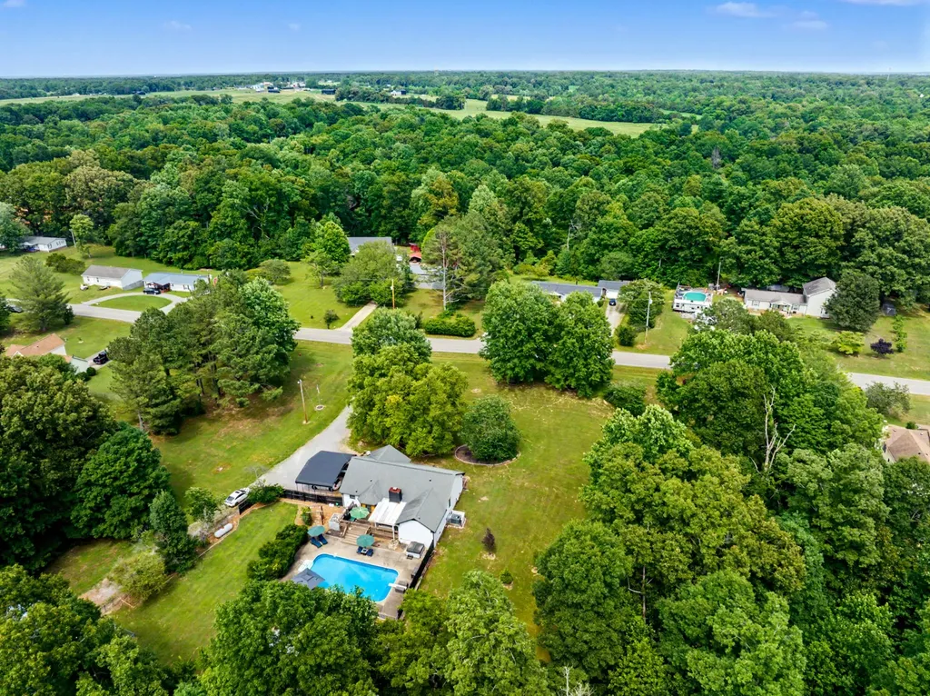 2552 Farms Circle Woodlawn TN 37191