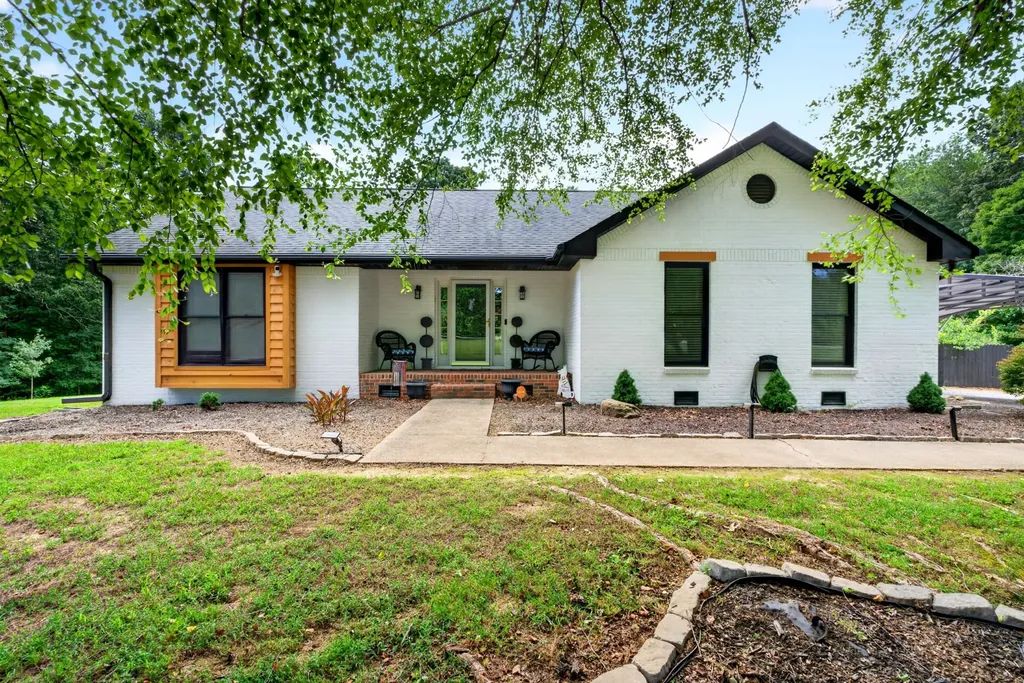 2552 Farms Circle Woodlawn TN 37191