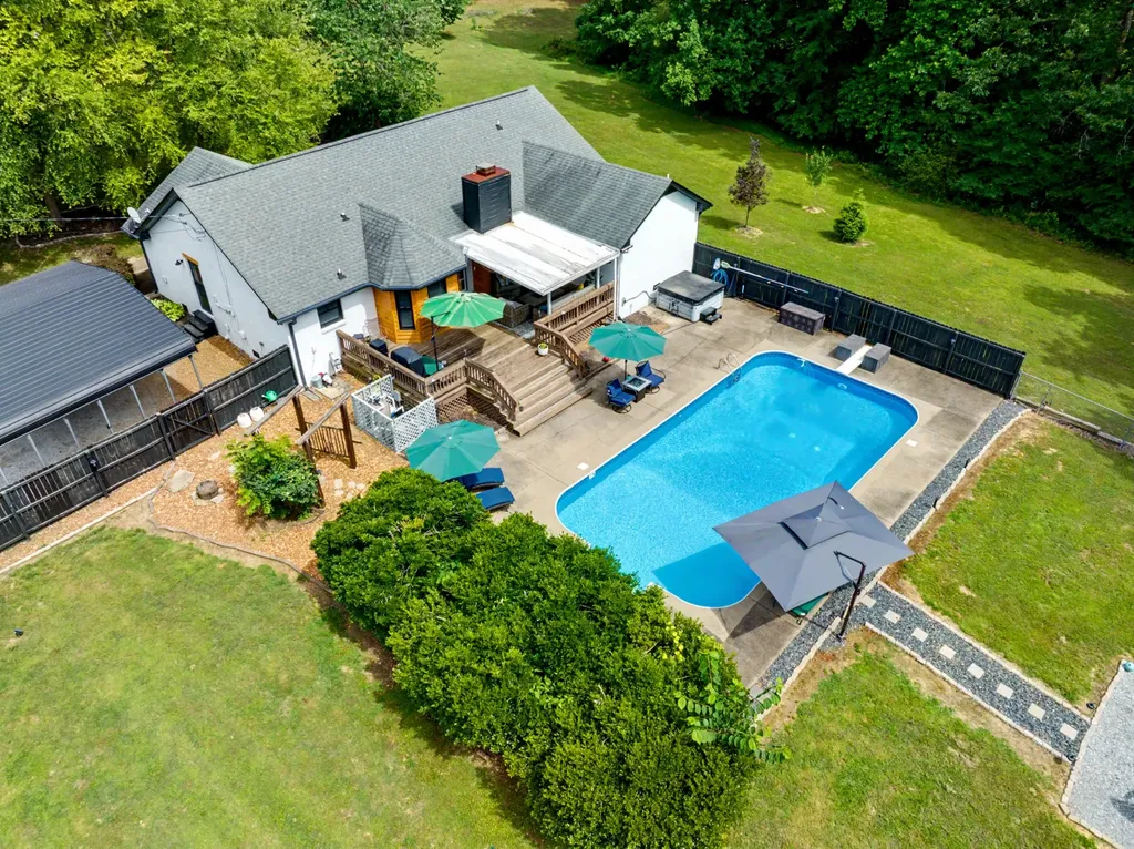 2552 Farms Circle Woodlawn TN 37191