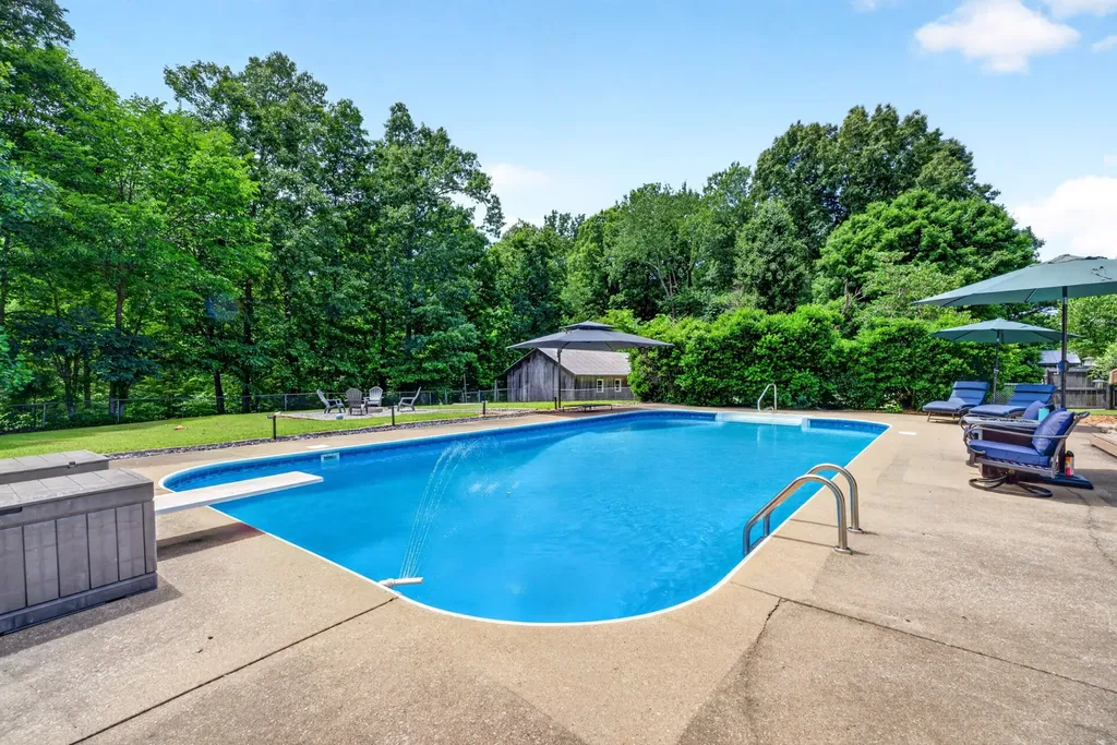 2552 Farms Circle Woodlawn TN 37191