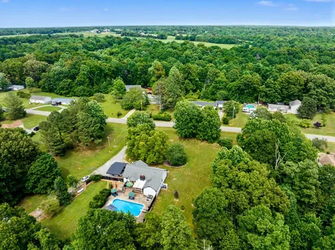 2552 Farms Circle Woodlawn TN 37191