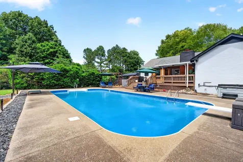 2552 Farms Circle Woodlawn TN 37191