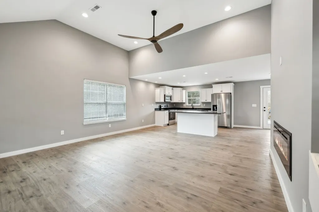 145 Alice Preston Loop Gordonsville TN 38563