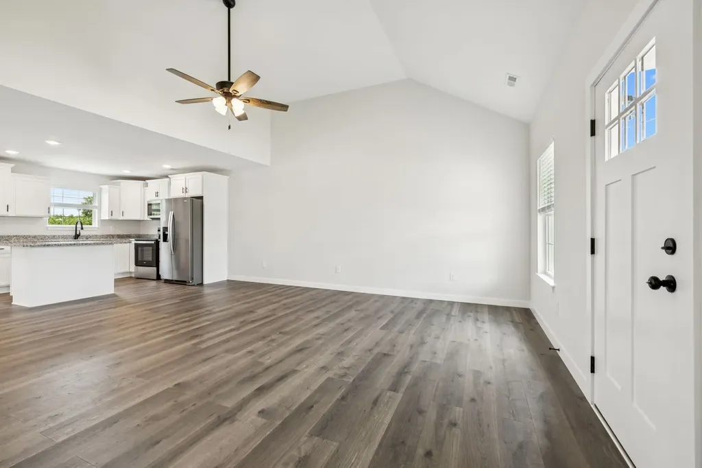 145 Alice Preston Loop Gordonsville TN 38563
