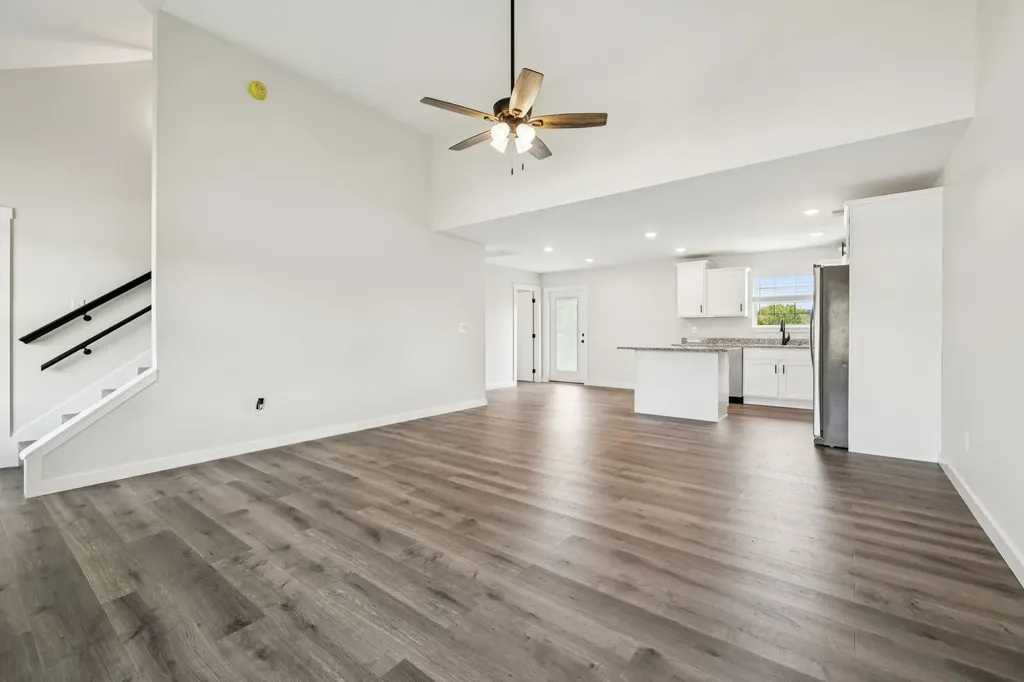 145 Alice Preston Loop Gordonsville TN 38563