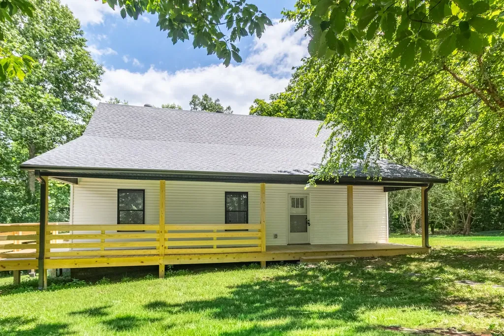 127 Shade Tree Court Pegram TN 37143