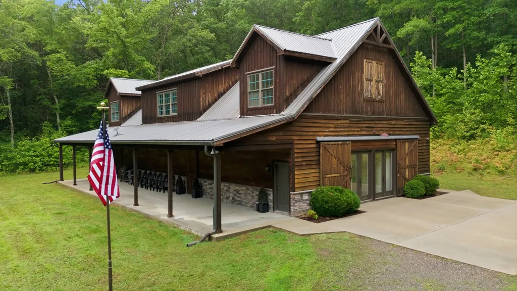 7075 Pinewood Road Nunnelly TN 37137