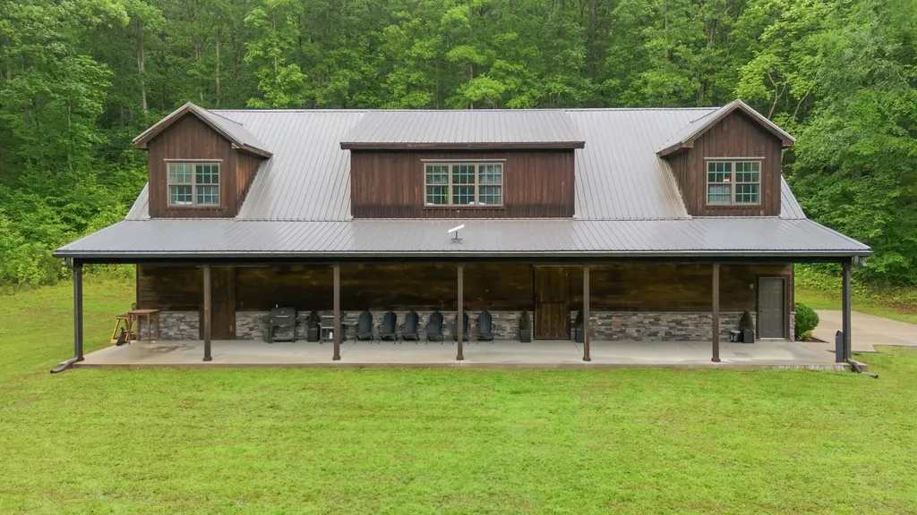 7075 Pinewood Road Nunnelly TN 37137