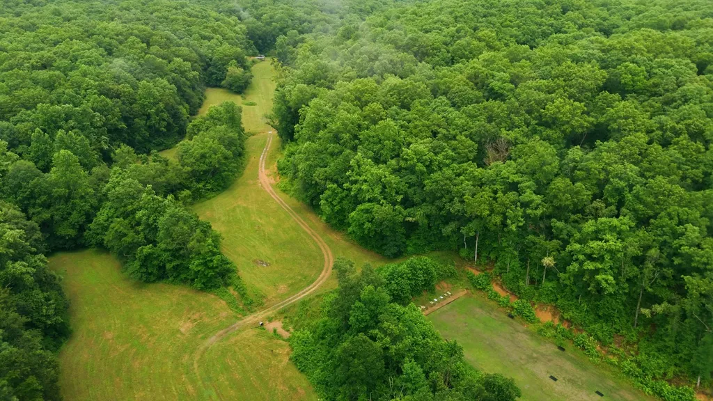 7075 Pinewood Road Nunnelly TN 37137