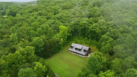 7075 Pinewood Road Nunnelly TN 37137