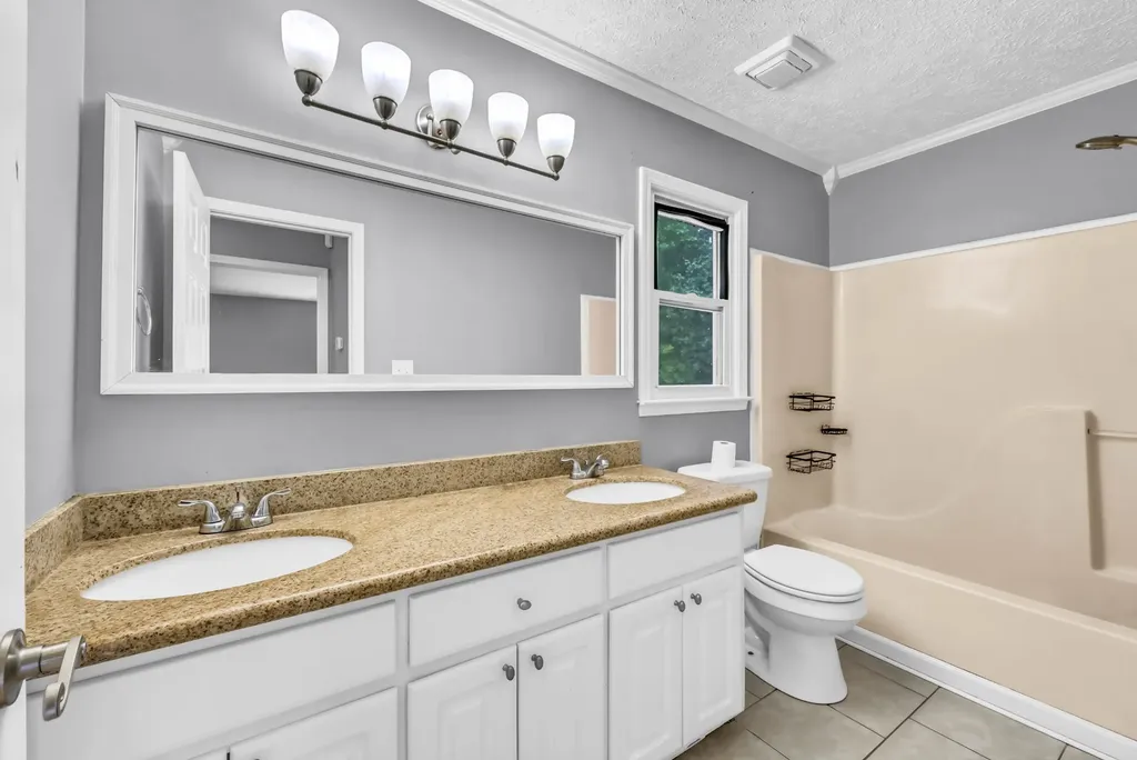 402 Boscobel Court Clarksville TN 37040