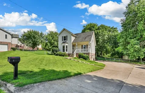 402 Boscobel Court Clarksville TN 37040