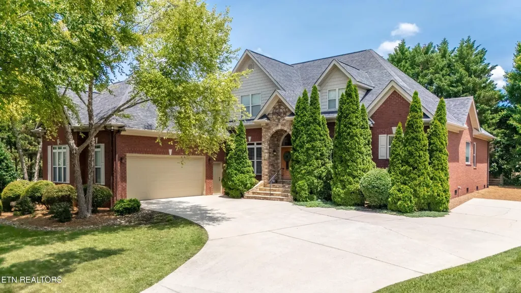 1746 Burnside Drive Maryville TN 37801