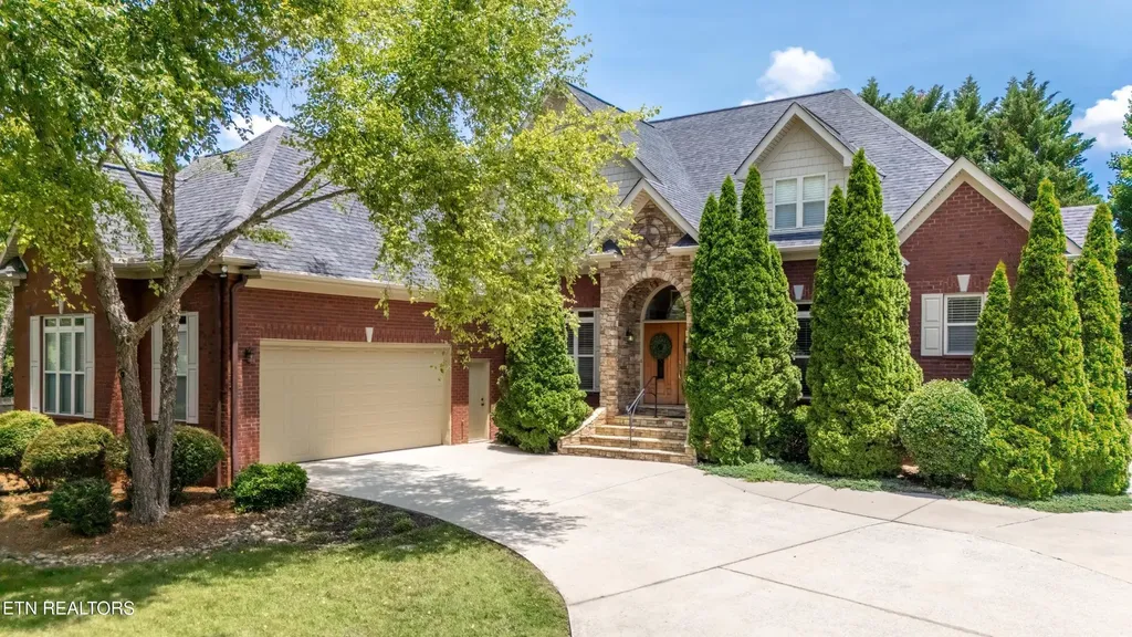 1746 Burnside Drive Maryville TN 37801