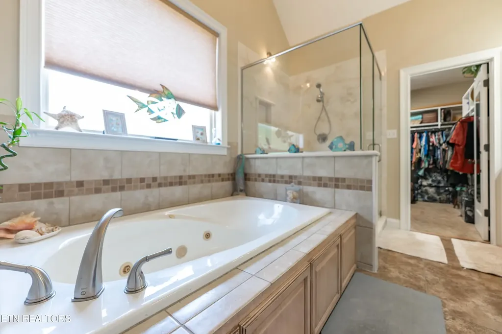 1746 Burnside Drive Maryville TN 37801