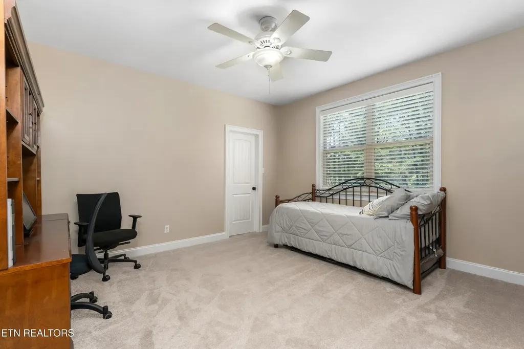 1746 Burnside Drive Maryville TN 37801