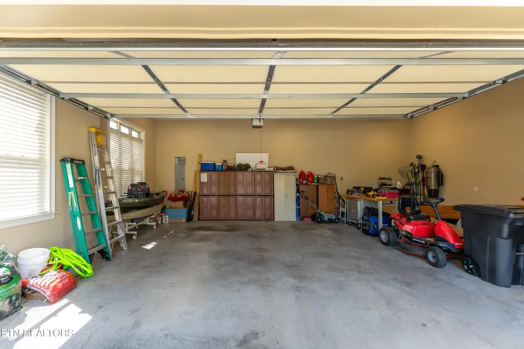 1746 Burnside Drive Maryville TN 37801
