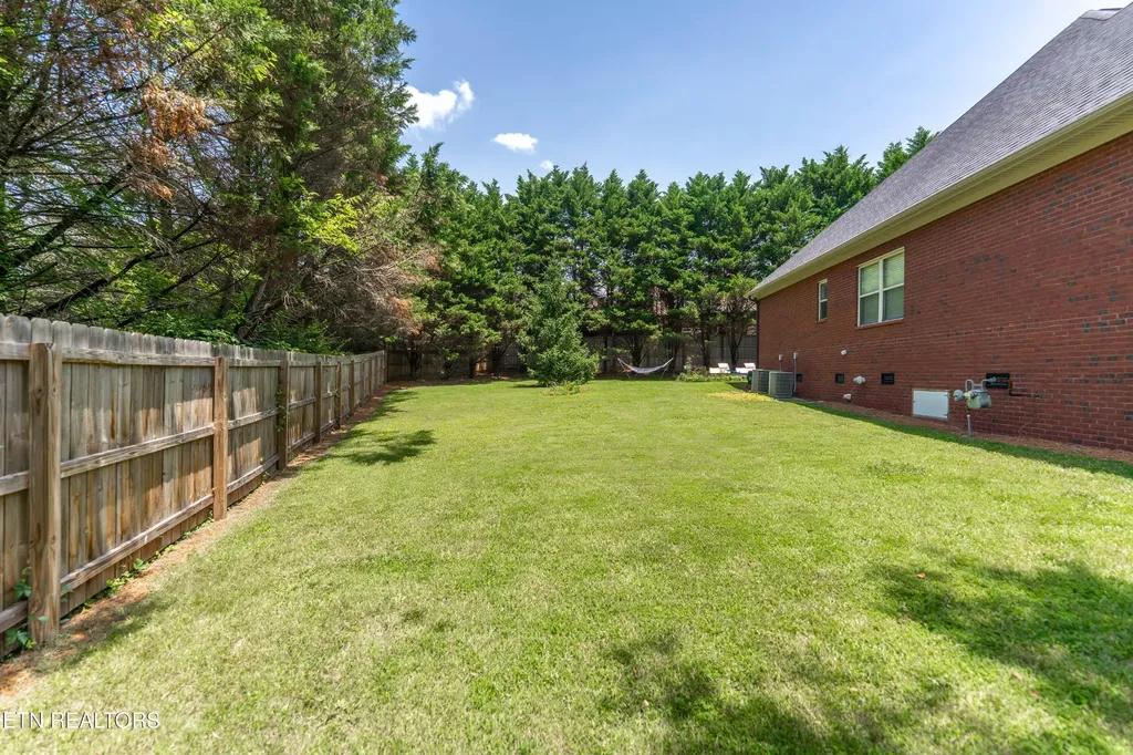 1746 Burnside Drive Maryville TN 37801